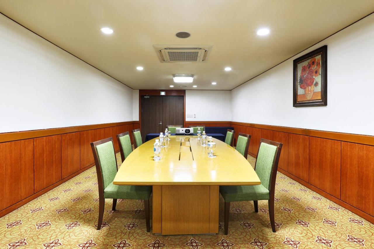 โรงแรมเบสต์ เวสเทิร์น พรีเมียร์ แอร์พอร์ต โรงแรม 4*